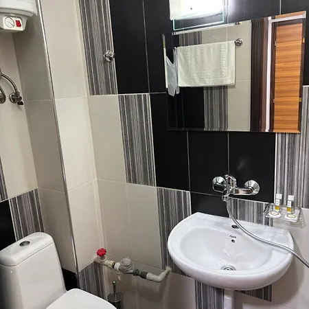 студио за гости пентагон 3*
